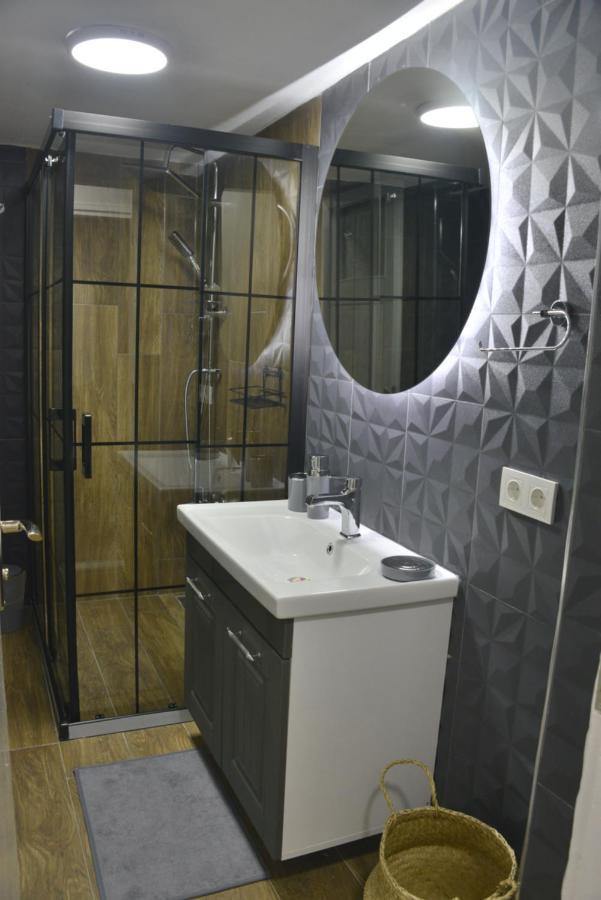 Apartment Sea View, Your In The Center Of Alsancak *