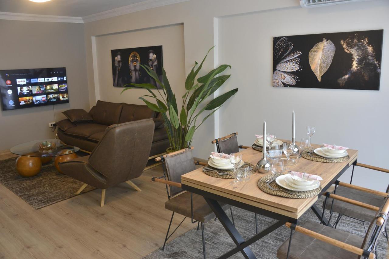 Sea View, Your In The Center Of Alsancak Apartment